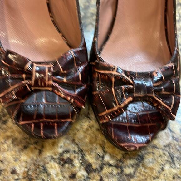 Shoes Heels Charles David brown croc pattern size 8 4” heel strap heel. - Picture 1 of 6
